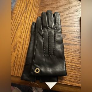 Black NWT Coach leather gloves
